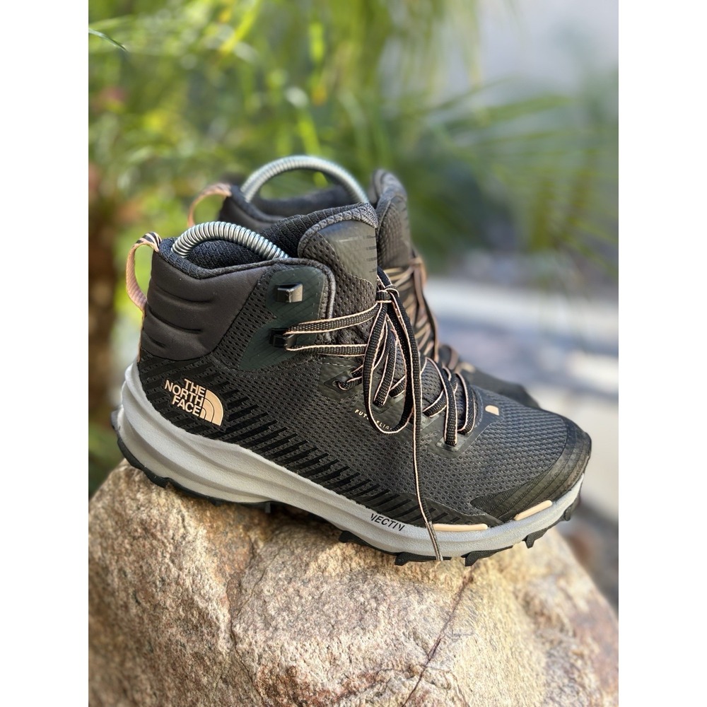 The North Face 7.5 Women's Vectiv FastPack Mid Futirelight Hiking Boots Charcoal